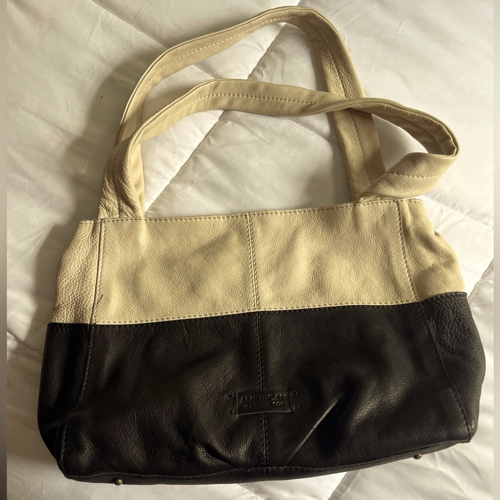 Beige/Black leather bag